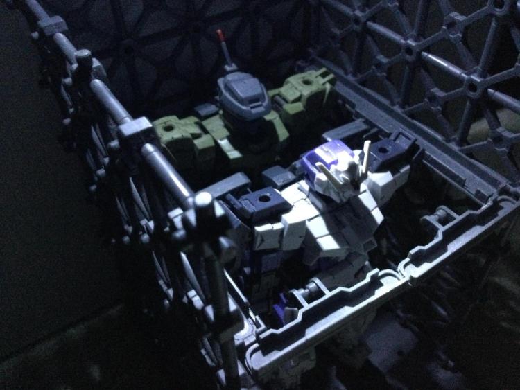 アジト　格納庫