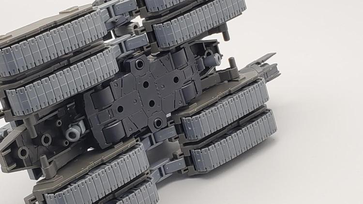 車体底面部　跳躍用スラスター