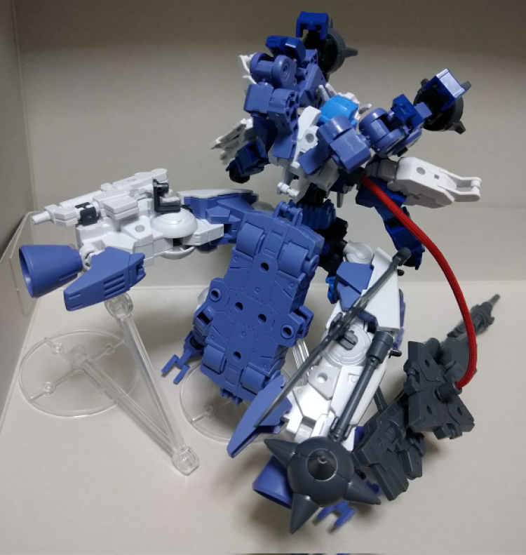 全ての兵装を装備している時の後部