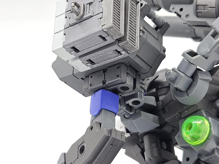 「ボマー・ショルダー」接続部